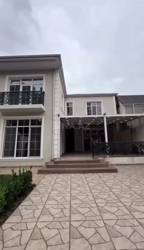 Satılır 5 otaqlı həyət evi 350 m²
