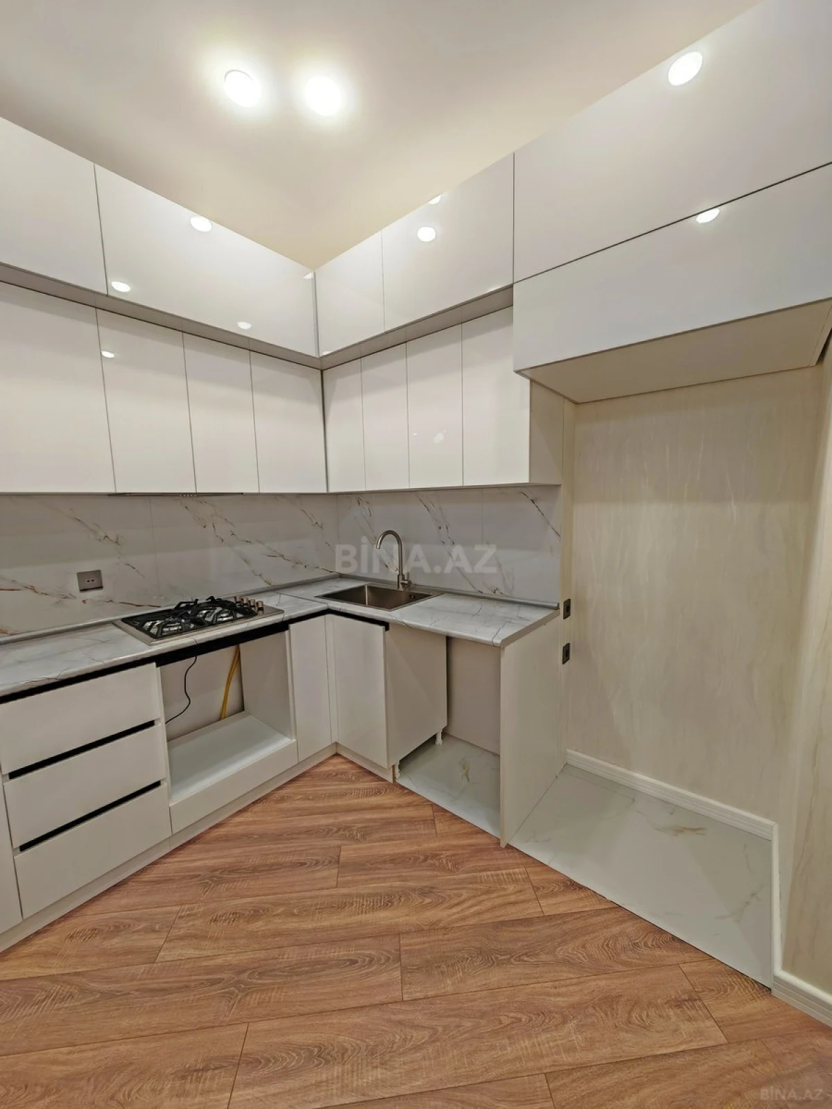 Satılır 3 otaqlı mənzil 100 m²