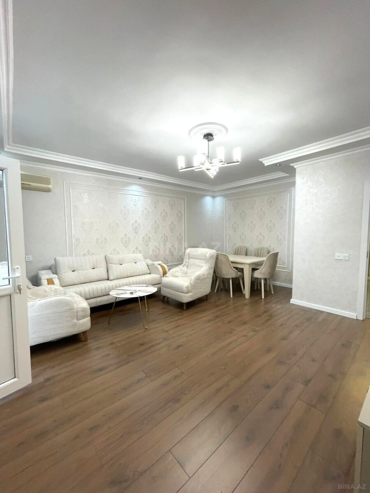 Kirayə verilir 2 otaqlı mənzil 70 m²