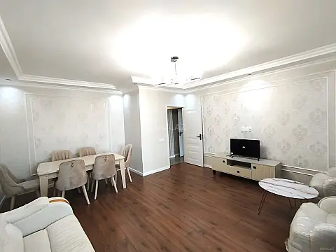 Kirayə verilir 2 otaqlı mənzil 70 m²