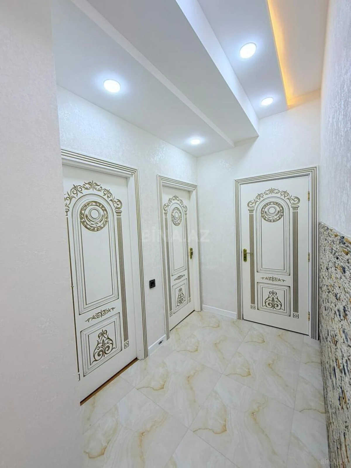 Satılır 2 otaqlı mənzil 65 m²