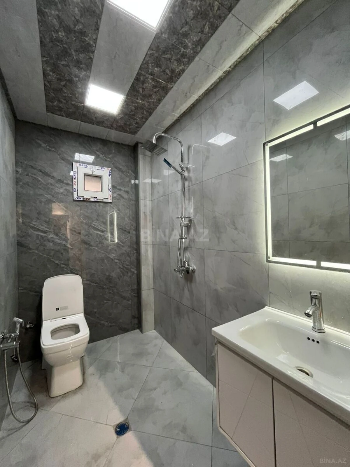 Satılır 5 otaqlı həyət evi 150 m²