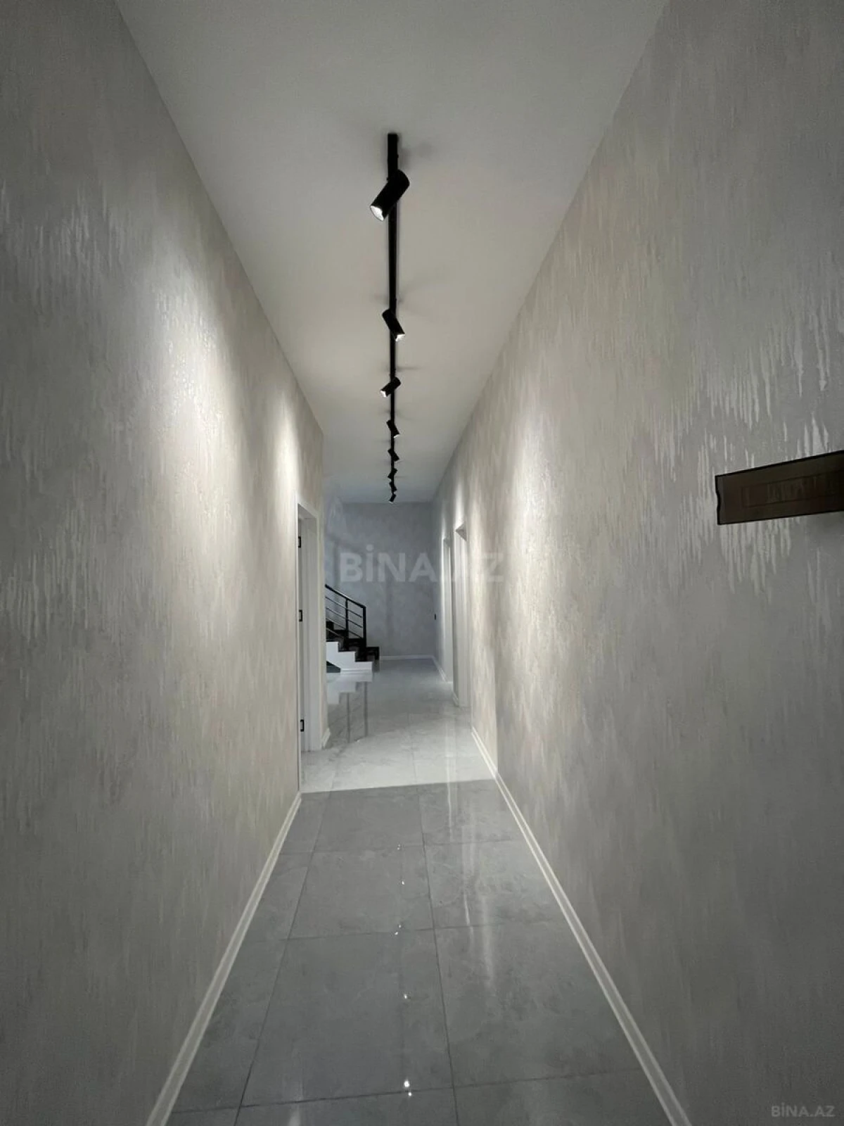 Satılır 5 otaqlı həyət evi 150 m²