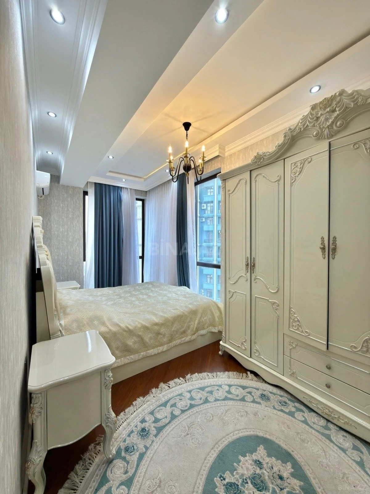 Satılır 3 otaqlı mənzil 116 m²