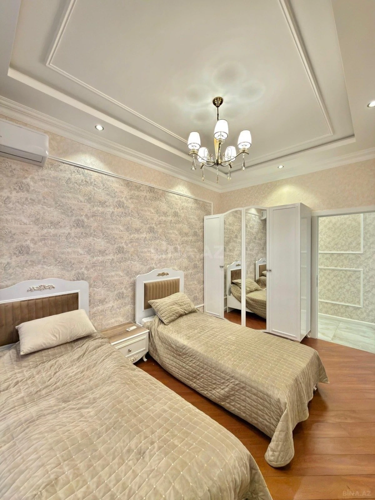 Satılır 3 otaqlı mənzil 116 m²