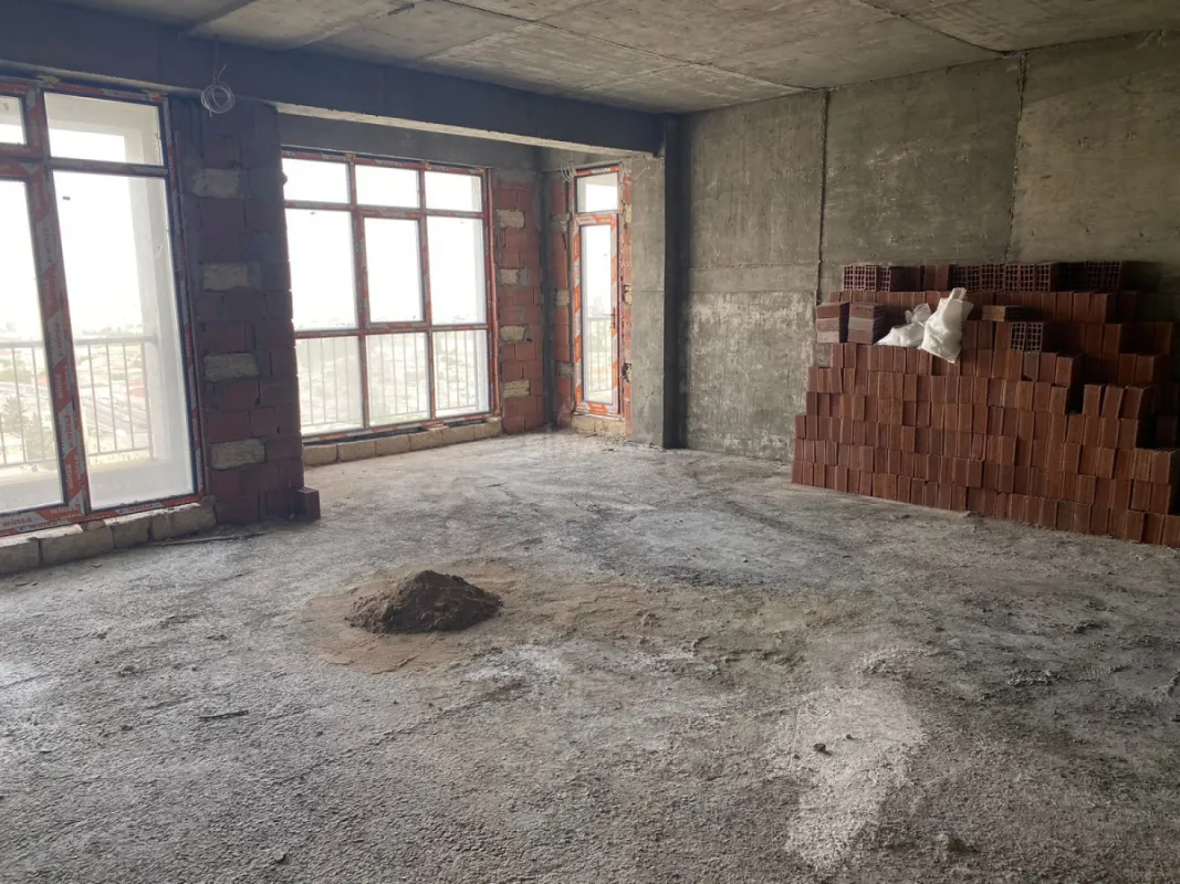 Satılır 2 otaqlı mənzil 108.8 m²