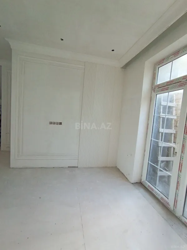 Satılır 5 otaqlı həyət evi 305 m²