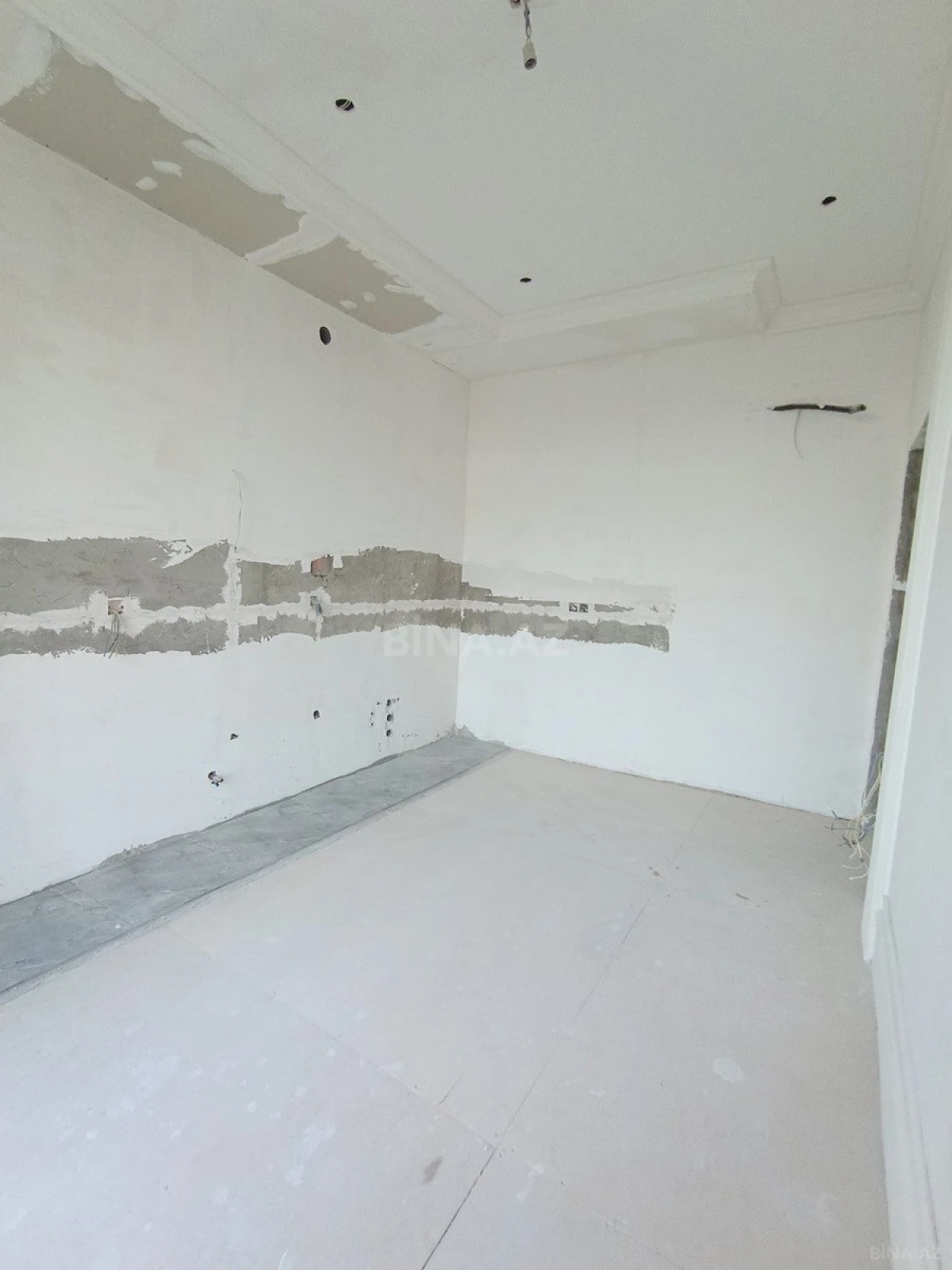 Satılır 5 otaqlı həyət evi 305 m²