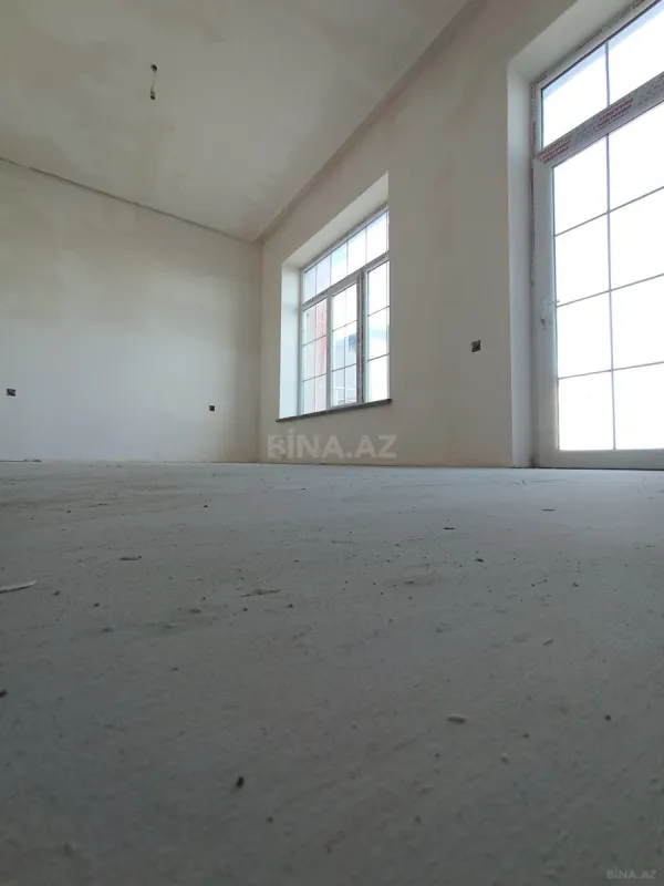 Satılır 5 otaqlı həyət evi 305 m²