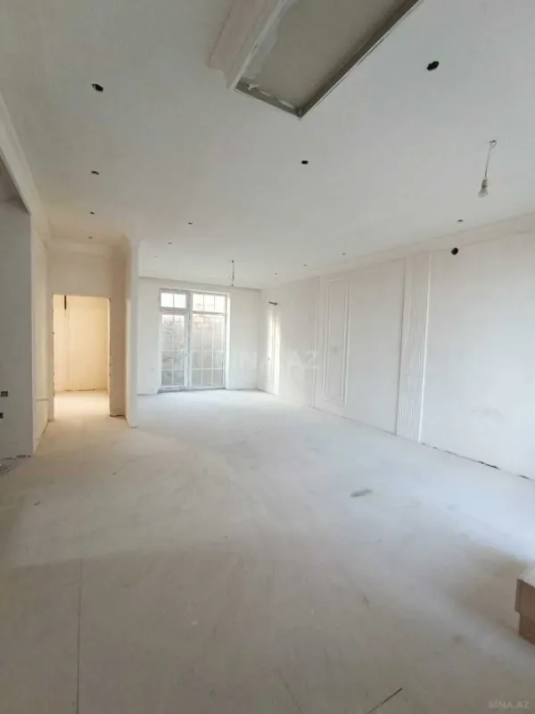 Satılır 5 otaqlı həyət evi 305 m²