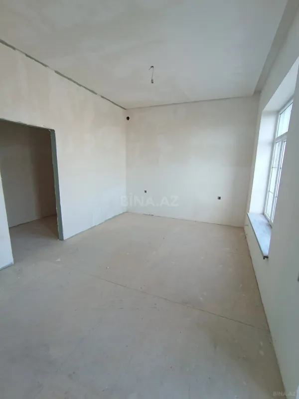 Satılır 5 otaqlı həyət evi 305 m²