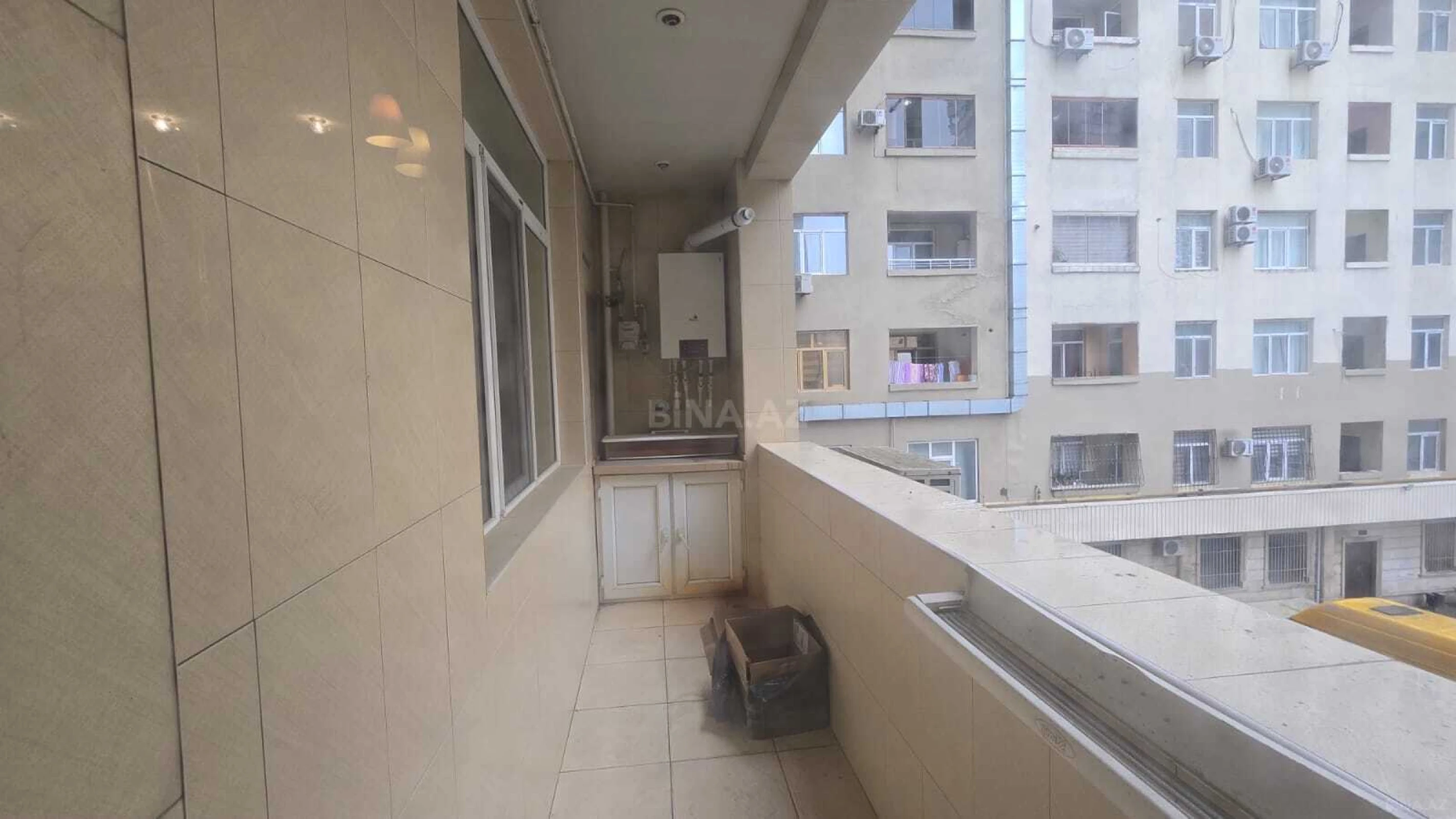 Satılır 3 otaqlı mənzil 157 m²