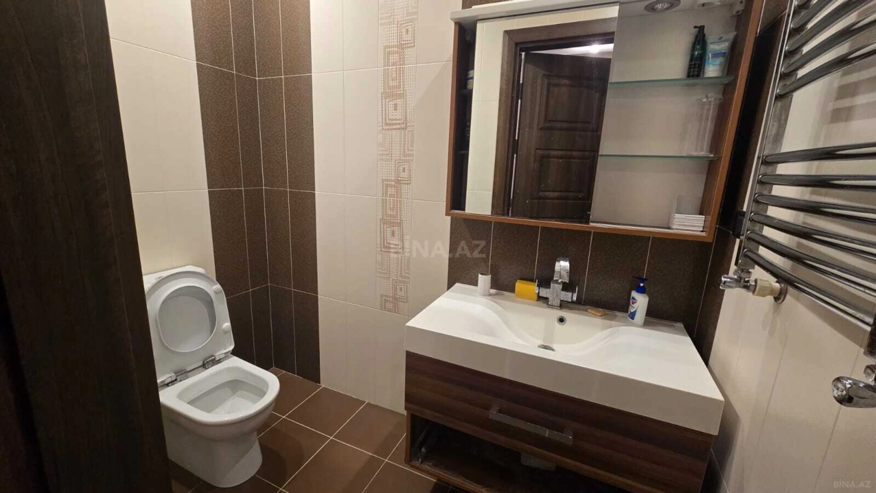 Satılır 3 otaqlı mənzil 157 m²