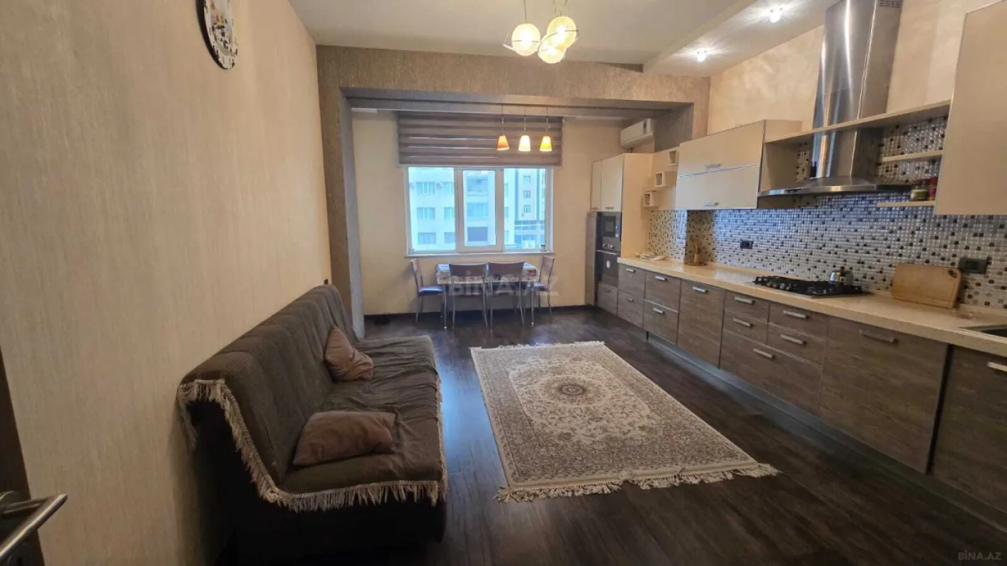 Satılır 3 otaqlı mənzil 157 m²