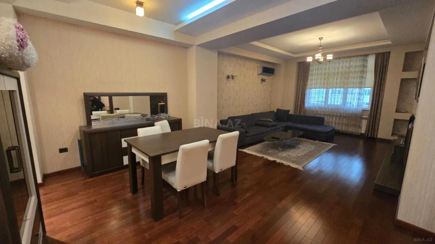 Satılır 3 otaqlı mənzil 157 m²