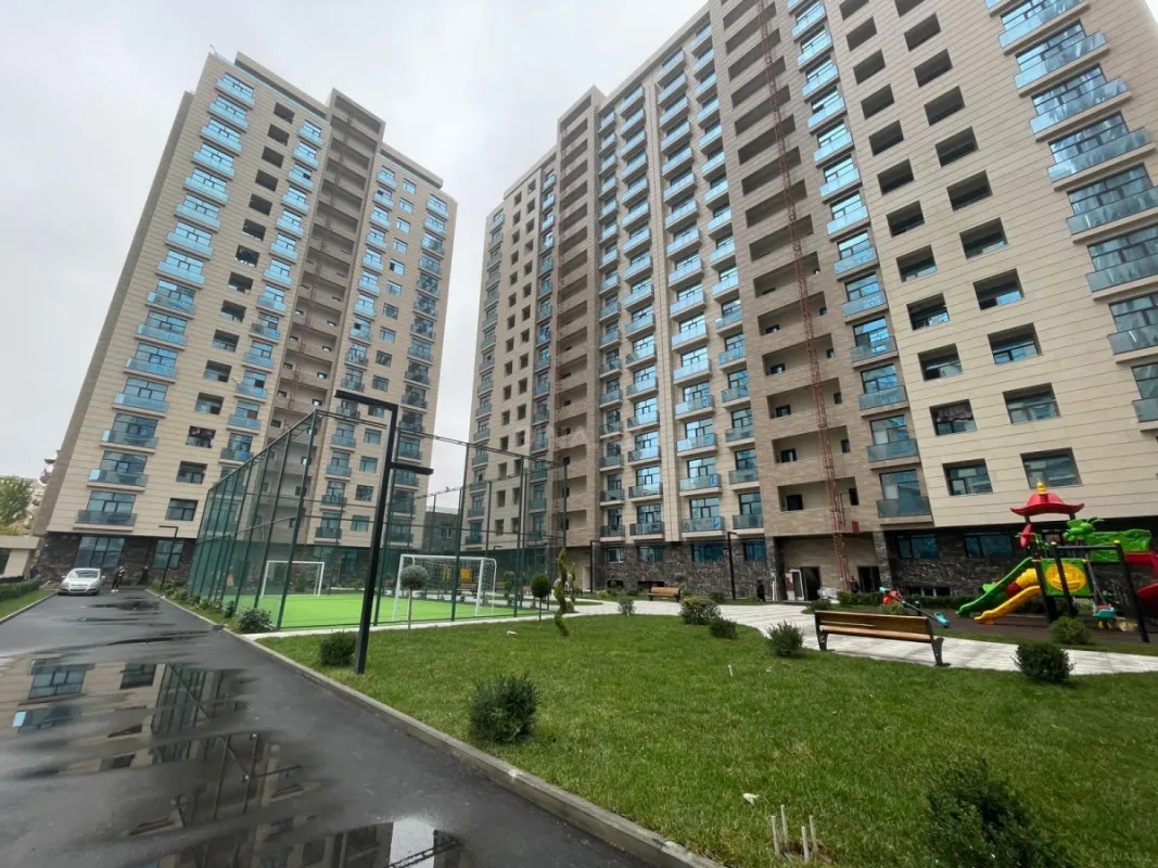 Satılır 4 otaqlı mənzil 148.3 m²