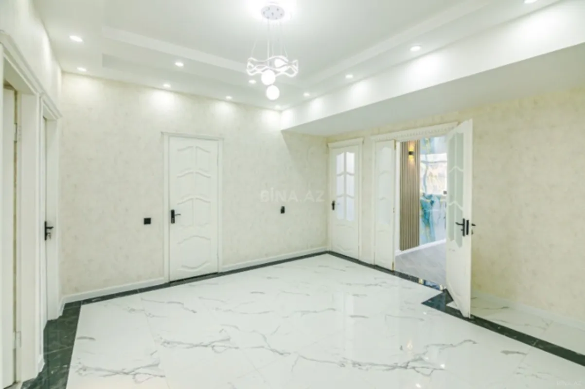 Satılır 3 otaqlı mənzil 120 m²