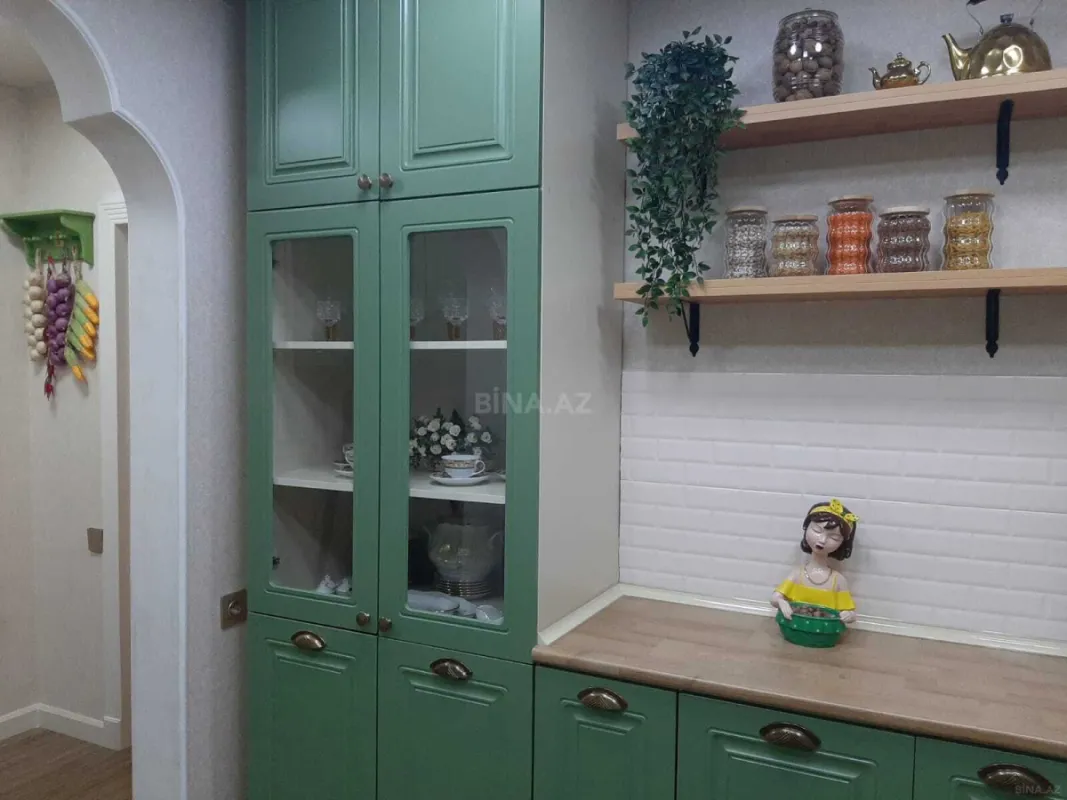 Satılır 4 otaqlı mənzil 100 m²