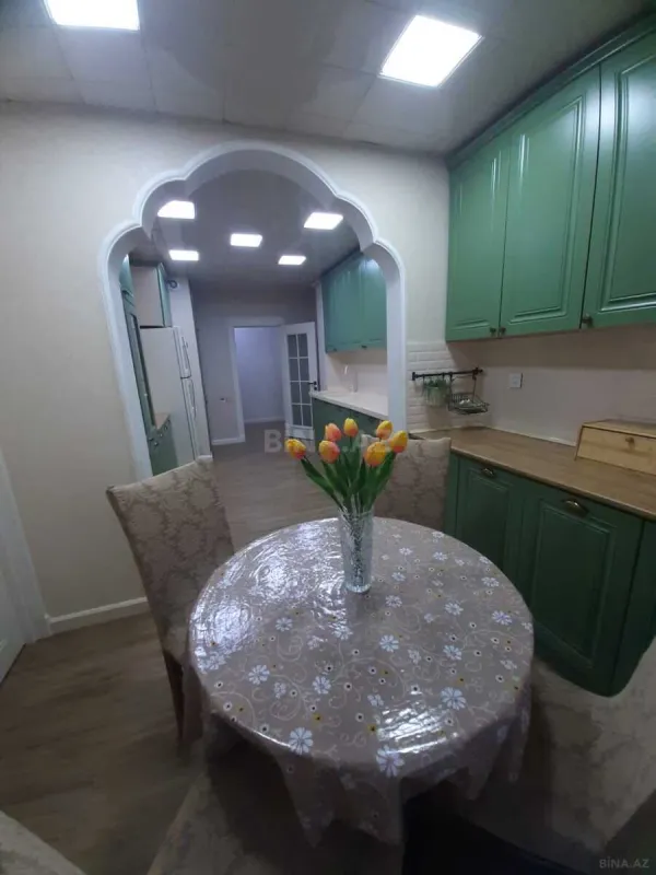 Satılır 4 otaqlı mənzil 100 m²