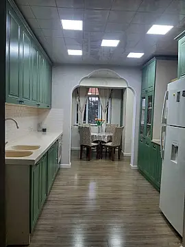 Satılır 4 otaqlı mənzil 100 m²