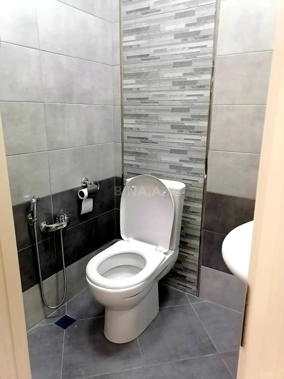 Satılır 2 otaqlı mənzil 86 m²