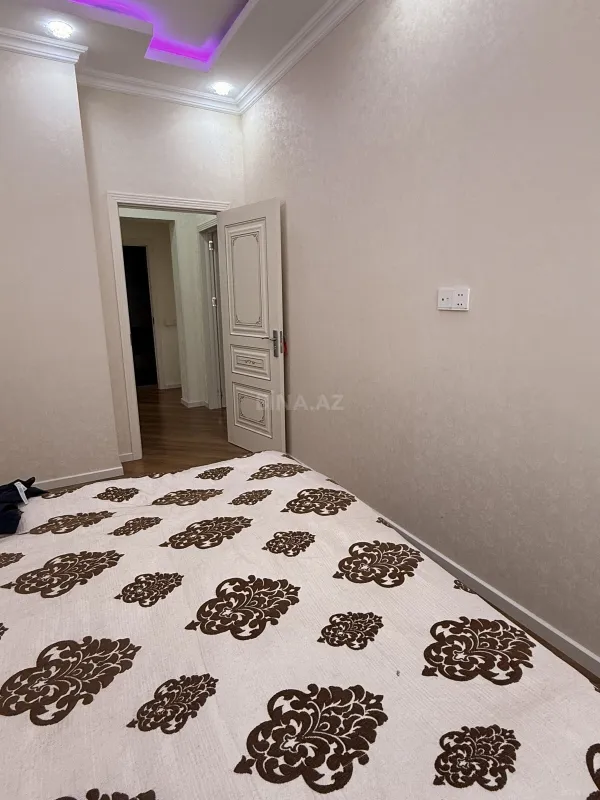 Satılır 2 otaqlı mənzil 86 m²