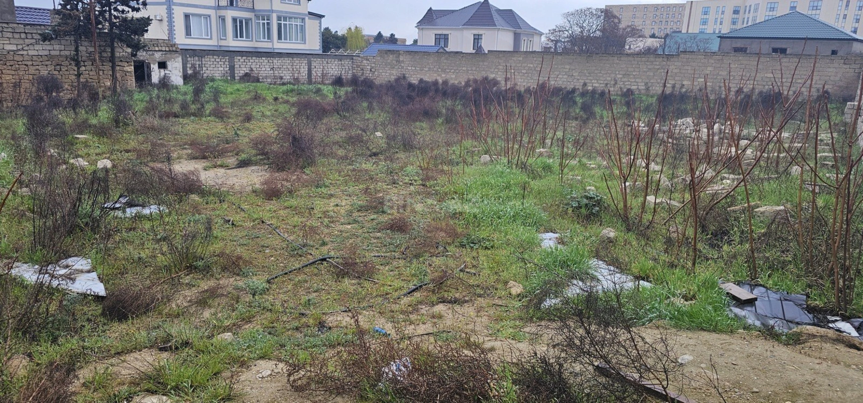 Satılır torpaq sahəsi 12 m²