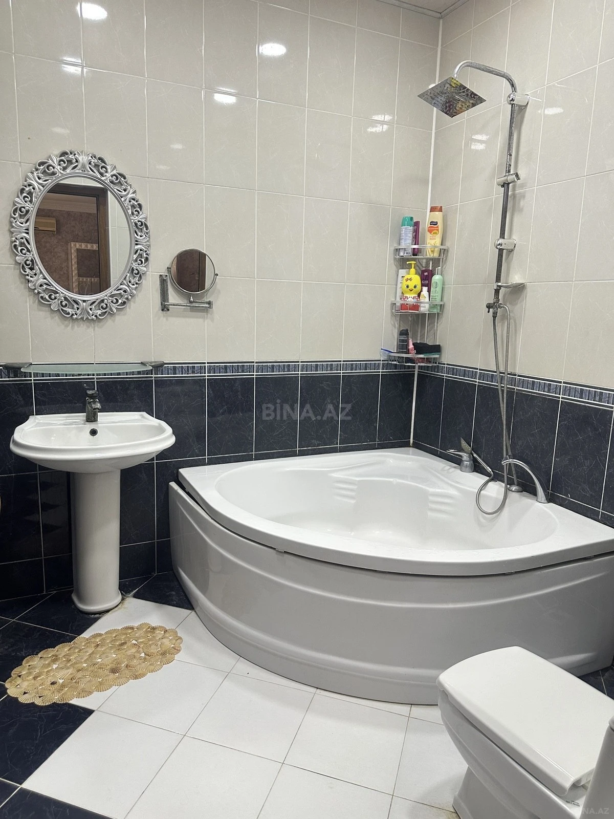 Satılır 7 otaqlı həyət evi 335 m²