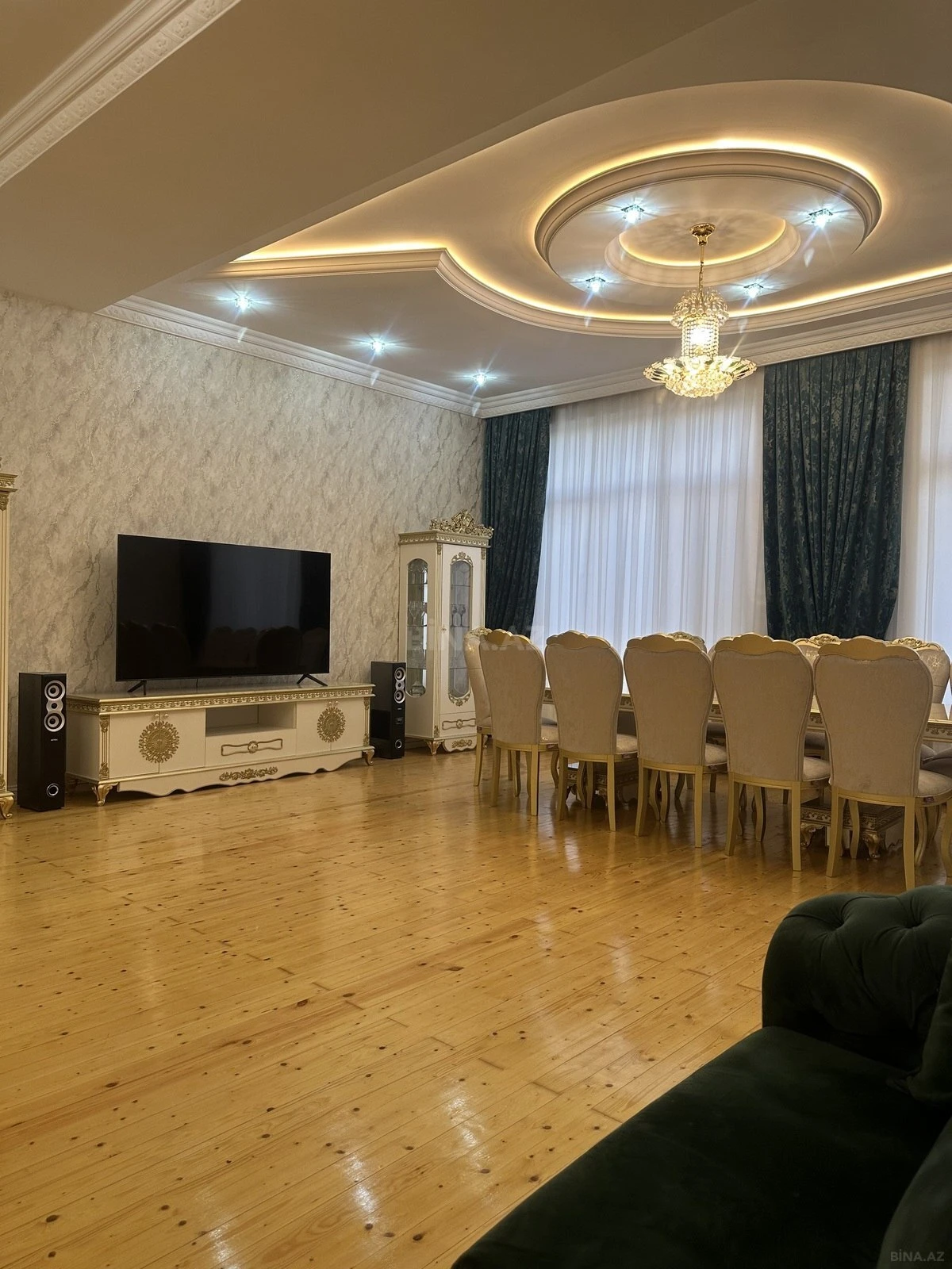 Satılır 7 otaqlı həyət evi 335 m²