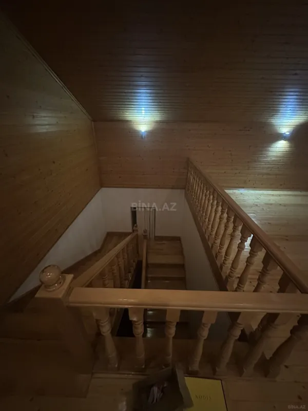 Satılır 7 otaqlı həyət evi 335 m²