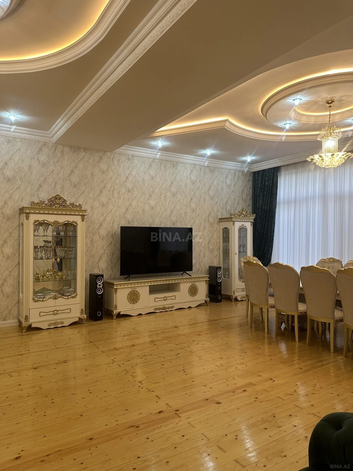 Satılır 7 otaqlı həyət evi 335 m²