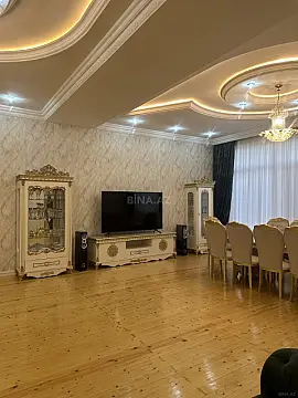 Satılır 7 otaqlı həyət evi 335 m²