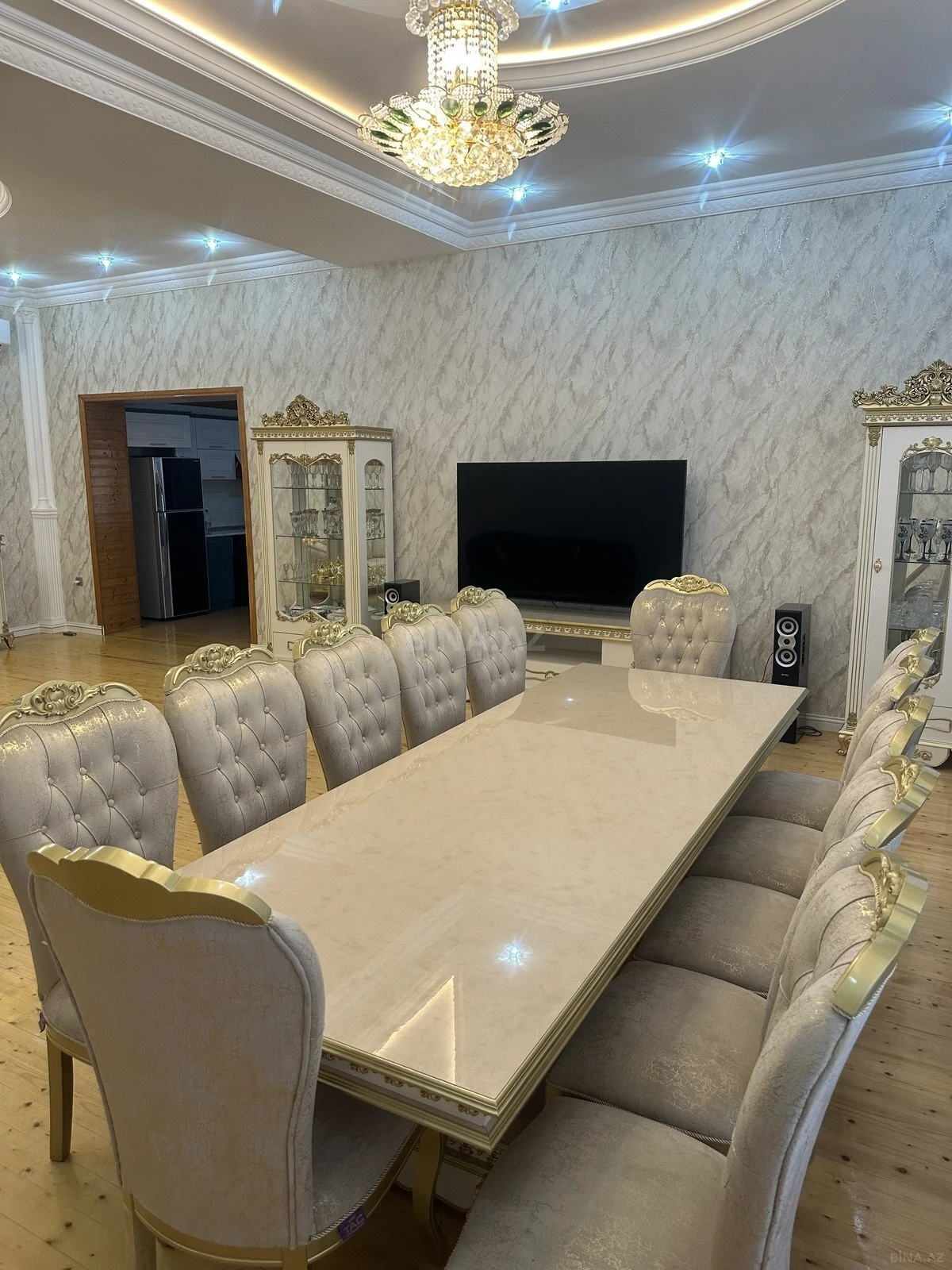 Satılır 7 otaqlı həyət evi 335 m²