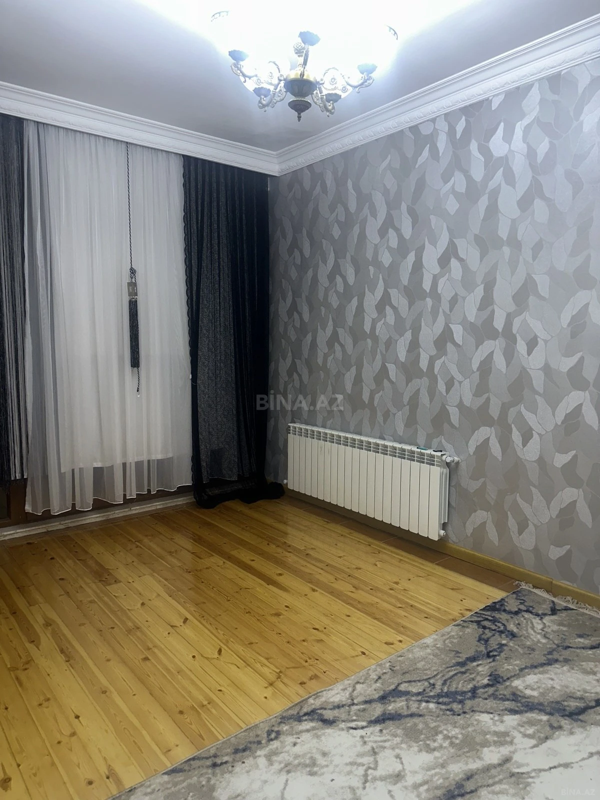 Satılır 7 otaqlı həyət evi 335 m²