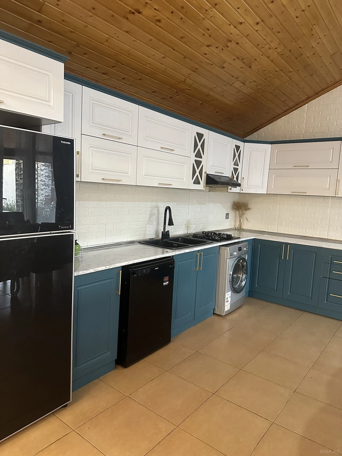 Satılır 7 otaqlı həyət evi 335 m²