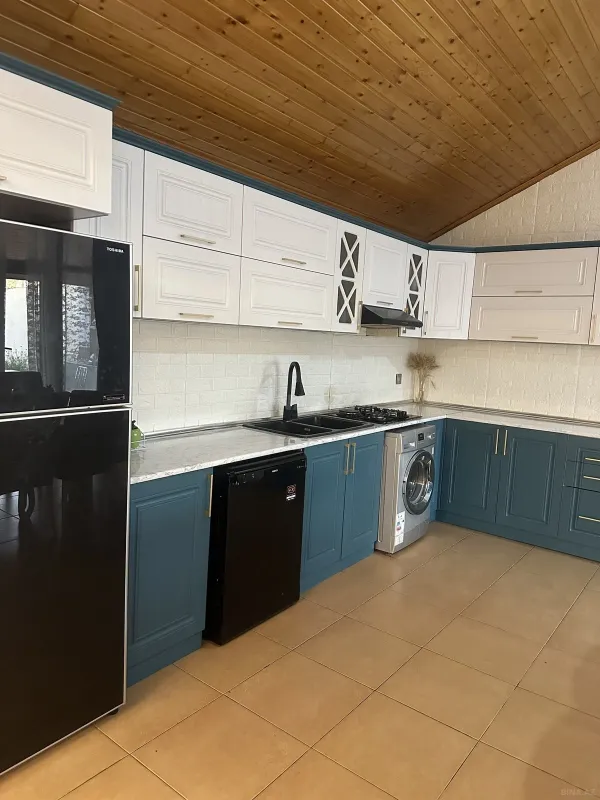 Satılır 7 otaqlı həyət evi 335 m²