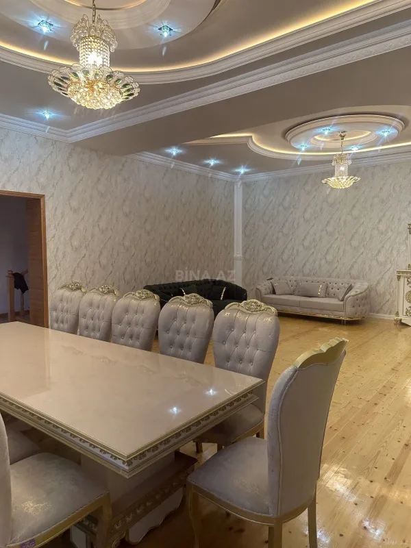 Satılır 7 otaqlı həyət evi 335 m²