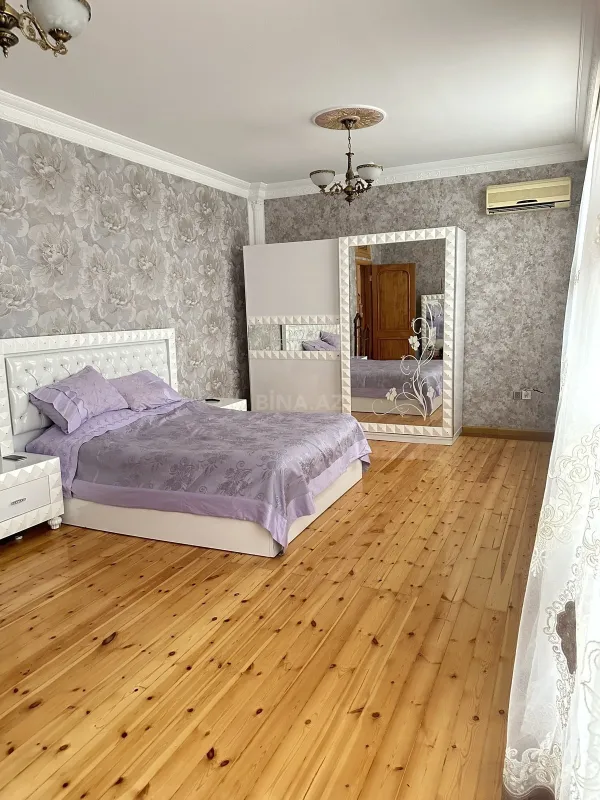 Satılır 7 otaqlı həyət evi 335 m²