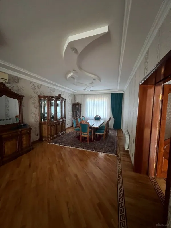 Satılır 6 otaqlı həyət evi 640 m²