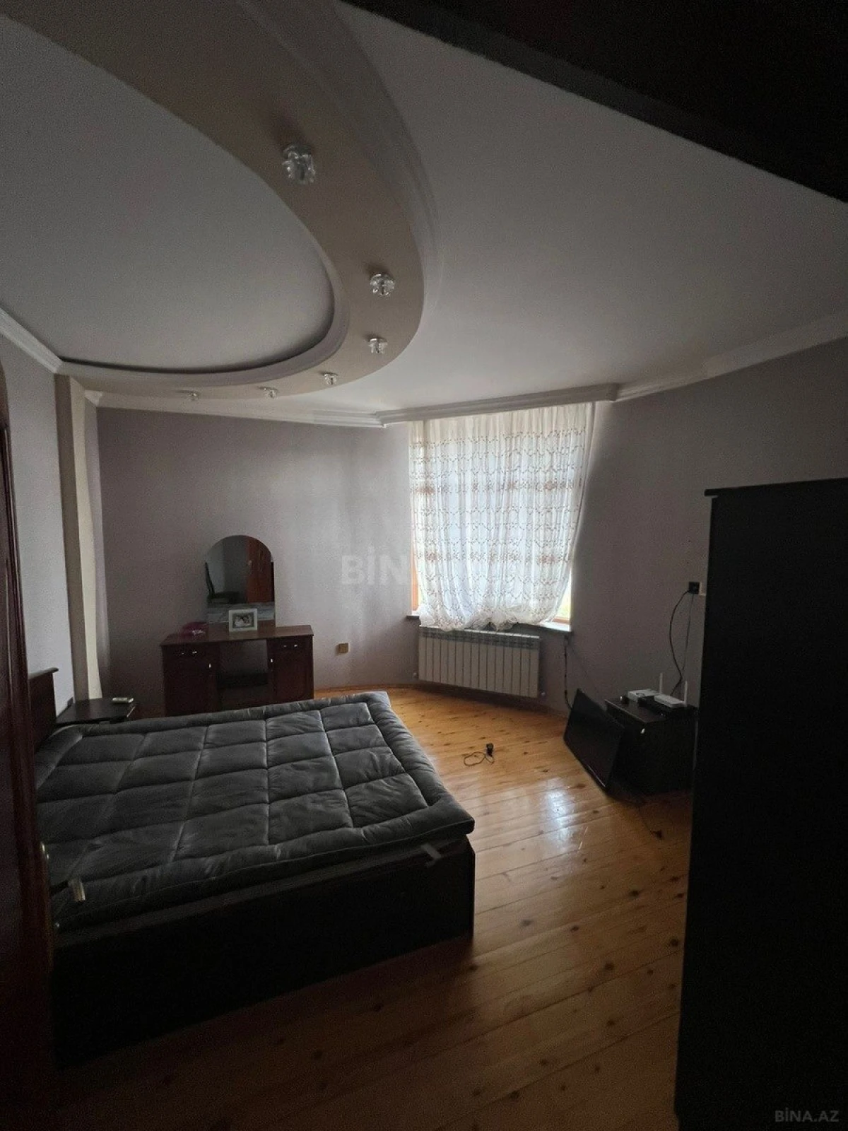 Satılır 6 otaqlı həyət evi 640 m²