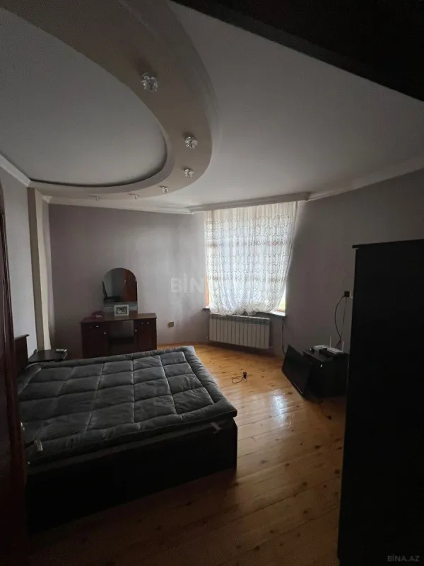 Satılır 6 otaqlı həyət evi 640 m²