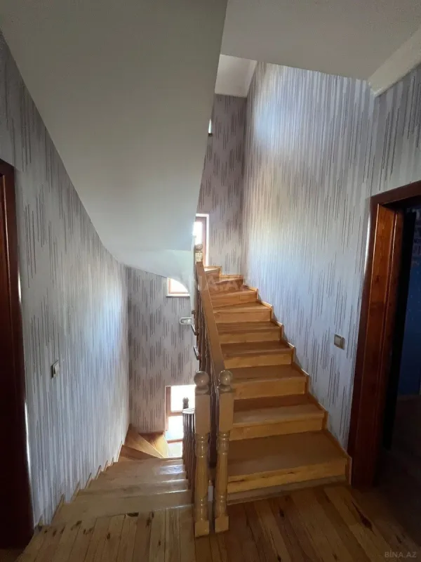 Satılır 6 otaqlı həyət evi 640 m²