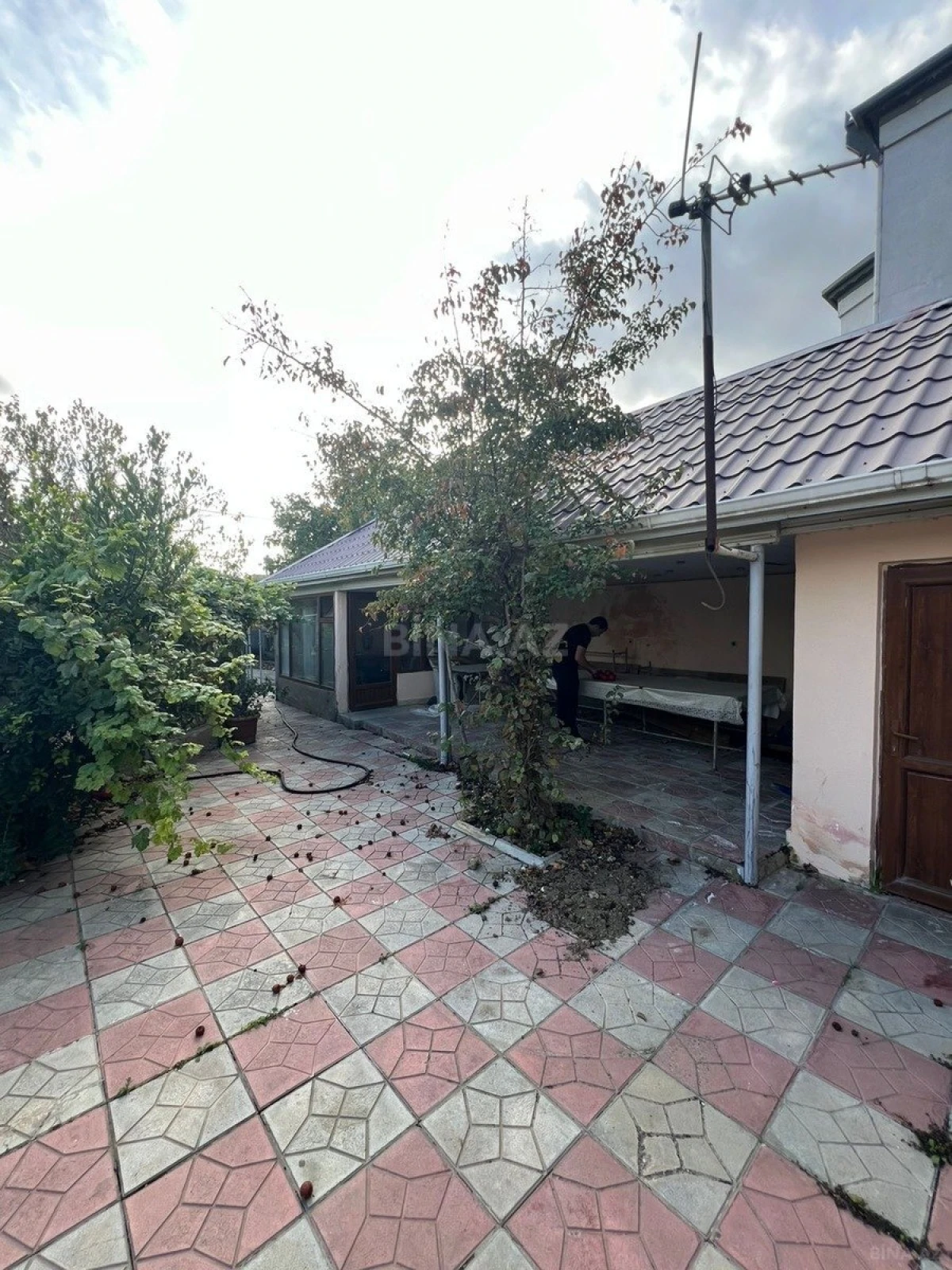 Satılır 6 otaqlı həyət evi 640 m²