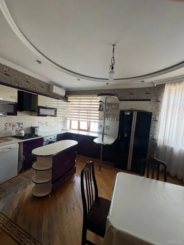Satılır 6 otaqlı həyət evi 640 m²