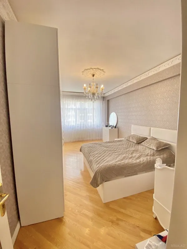 Satılır 3 otaqlı mənzil 110 m²