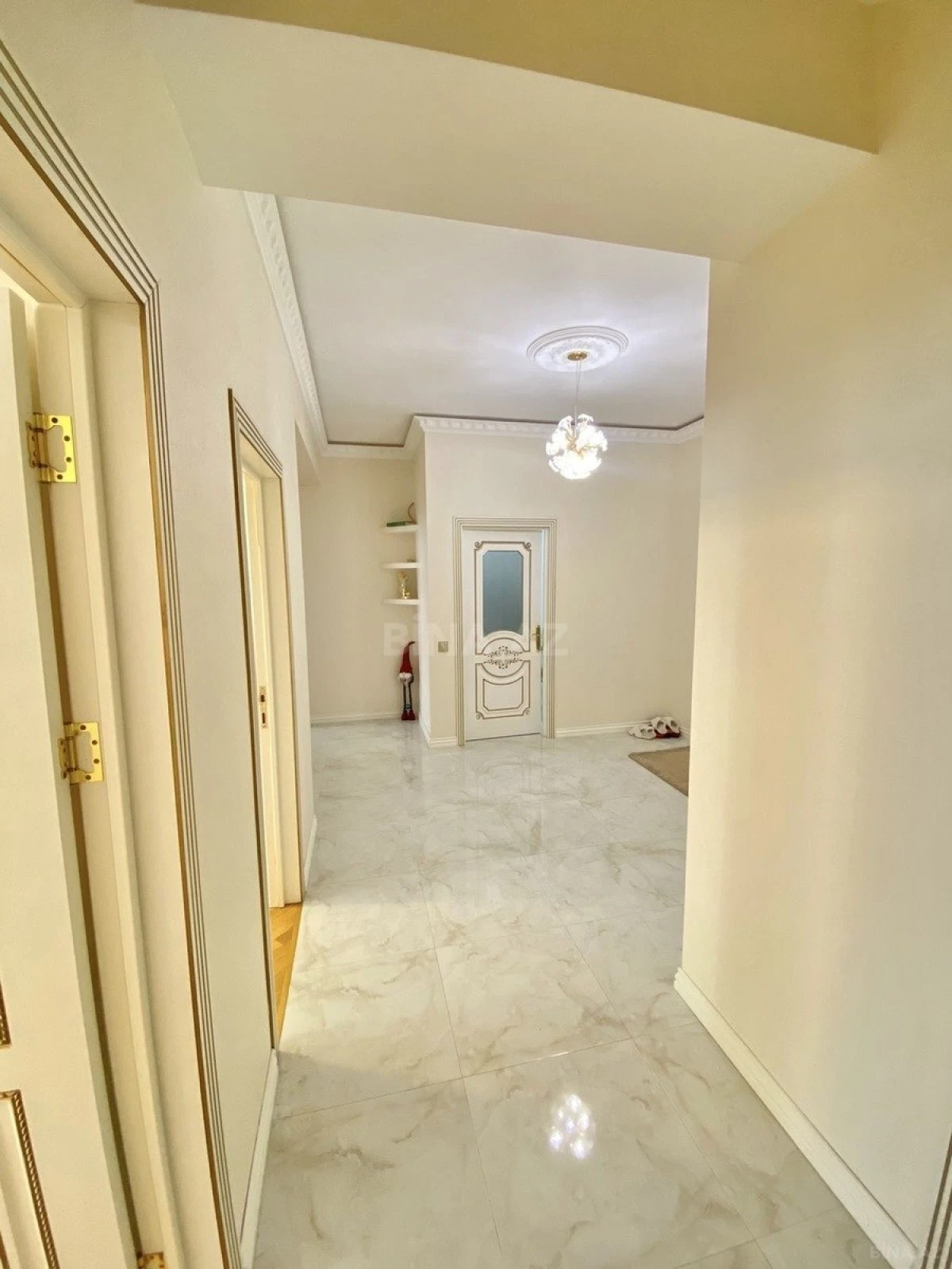 Satılır 3 otaqlı mənzil 110 m²