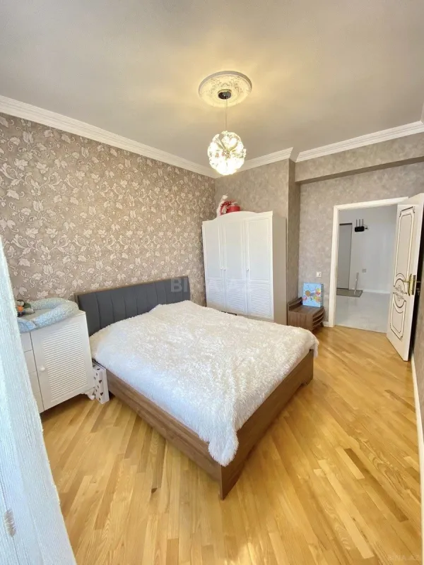 Satılır 3 otaqlı mənzil 110 m²