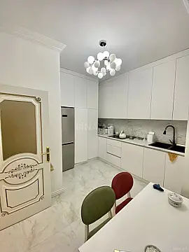 Satılır 3 otaqlı mənzil 110 m²