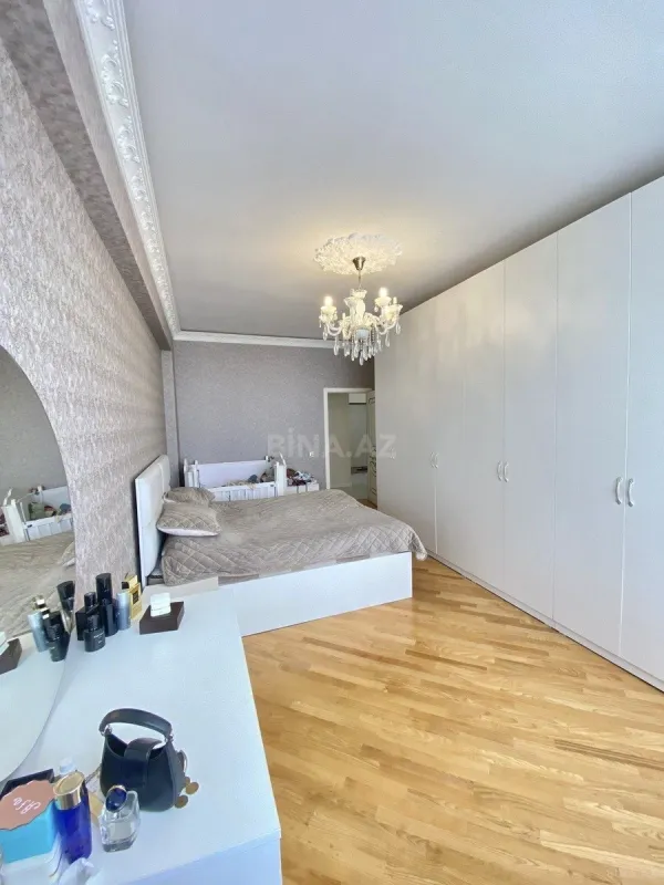 Satılır 3 otaqlı mənzil 110 m²