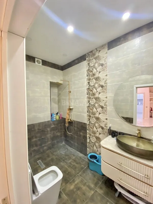 Satılır 3 otaqlı mənzil 110 m²